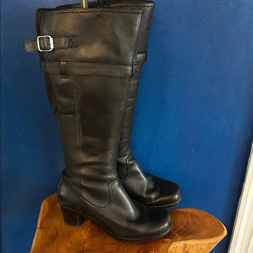 Women Clark’s Black Leather Knee-High Buckle Riding Boots Size 8.5